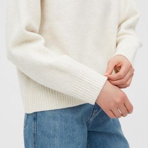 UNIQLO sweater